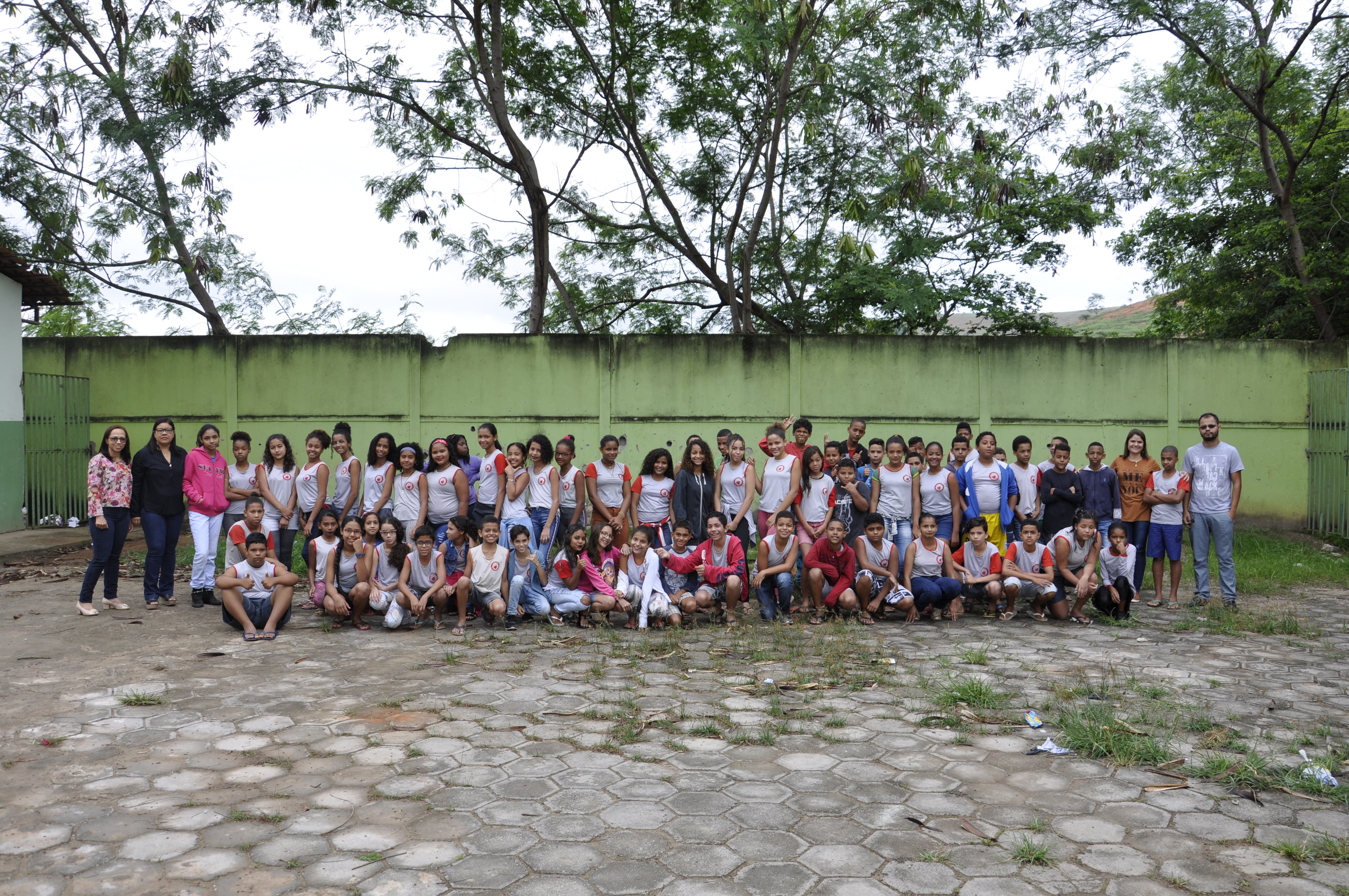 Equipe participante do projeto As aventuras da Garota Reparo em 2018 e 2019.JPG